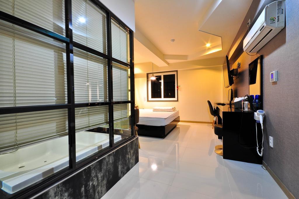 Boutique Hotel Aria Nampo Busan Exterior photo
