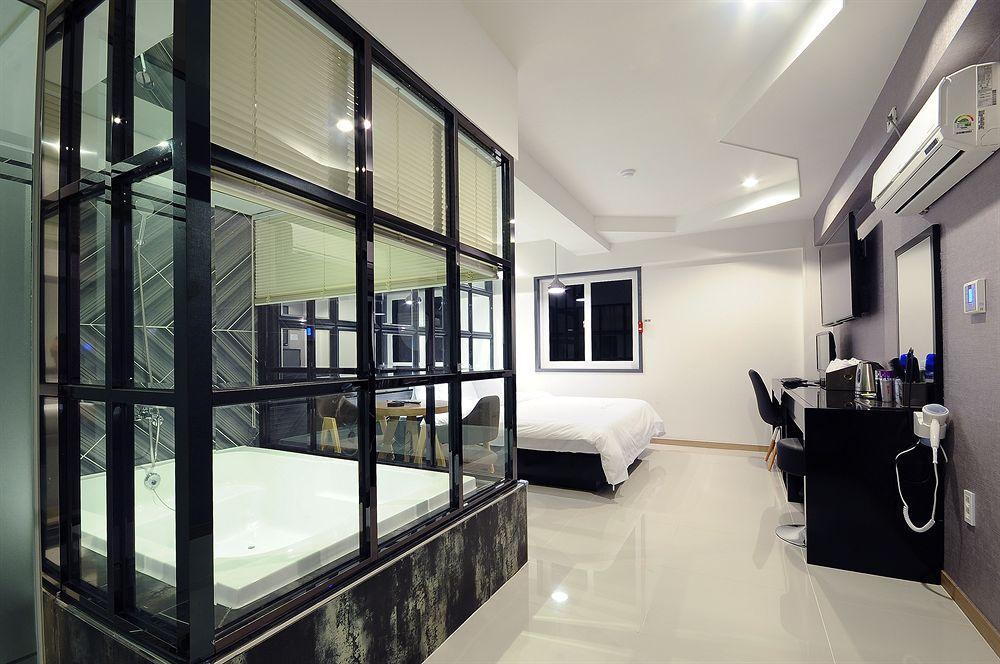 Boutique Hotel Aria Nampo Busan Exterior photo