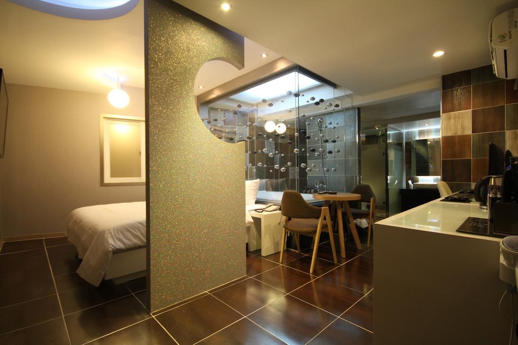 Boutique Hotel Aria Nampo Busan Exterior photo
