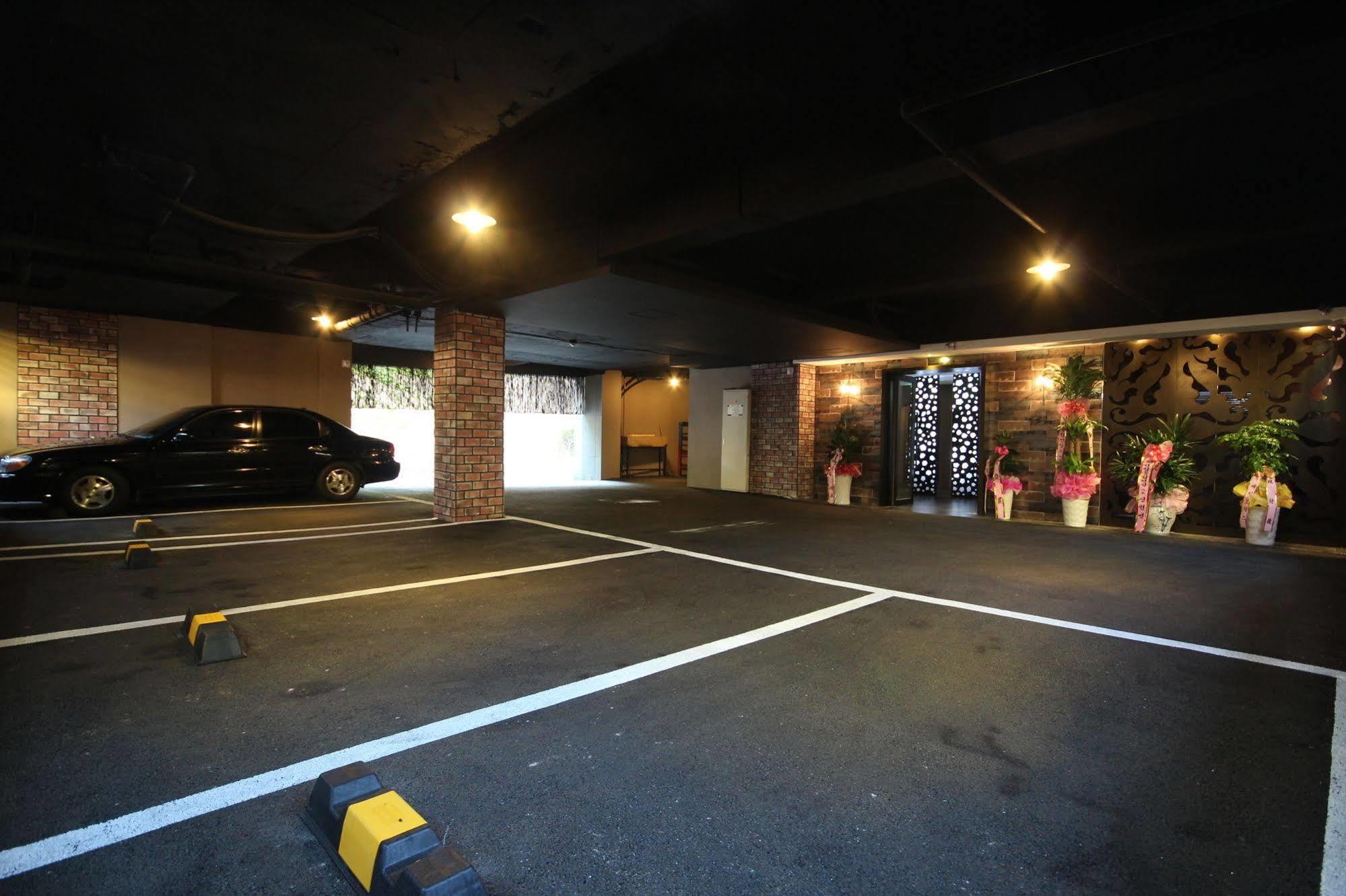 Boutique Hotel Aria Nampo Busan Exterior photo