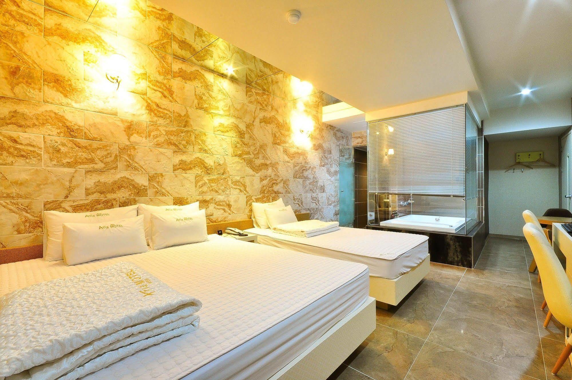 Boutique Hotel Aria Nampo Busan Exterior photo
